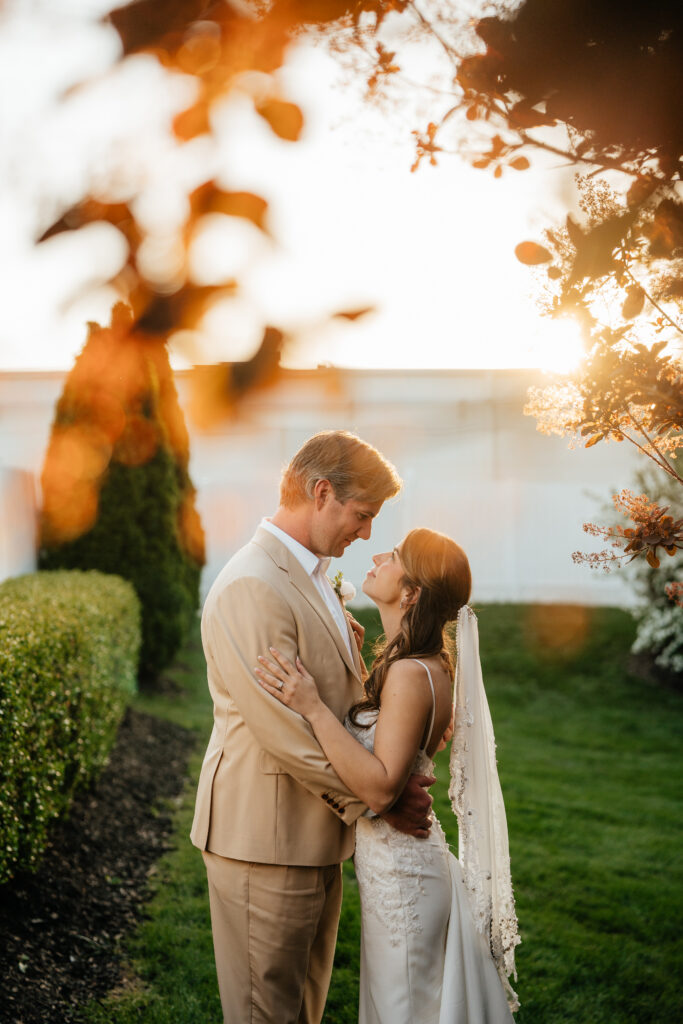 romantic garden, greenspace and luxury florals and trees for outdoor wedding photography. romantic wedding photography spaces in kansas city